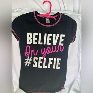 Short sleeve tee in excellent condition